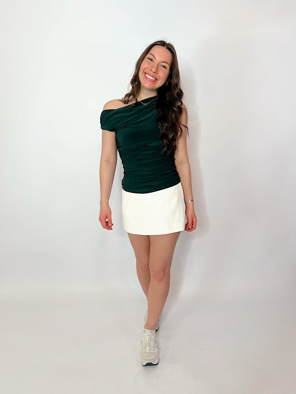 She's a Business Girl - Sienna Roe